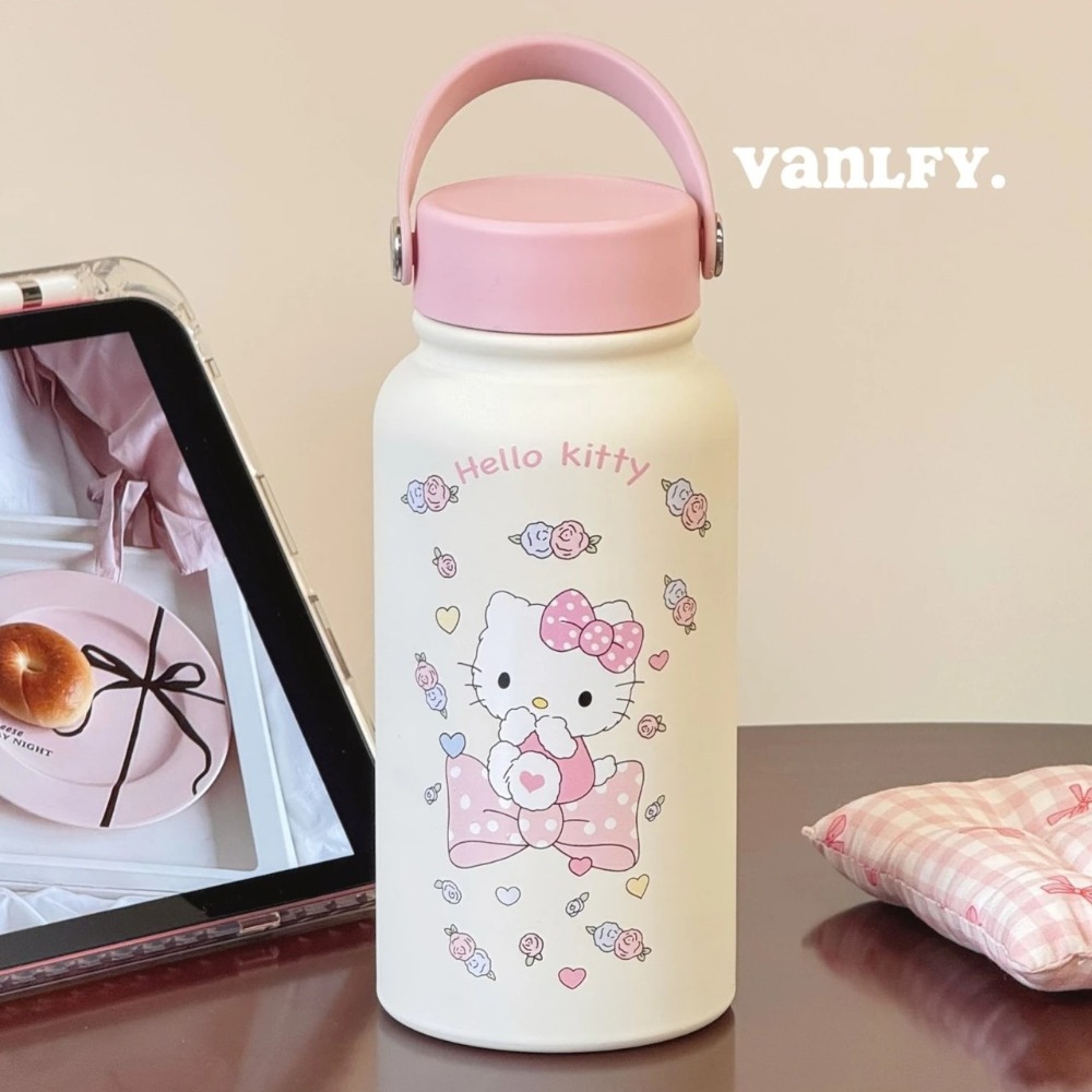 KT大容量保溫杯 900ML 凱蒂貓水瓶 316醫療級不鏽鋼 寬口好清洗 提把水壺 保冰杯 學生水杯-規格圖3
