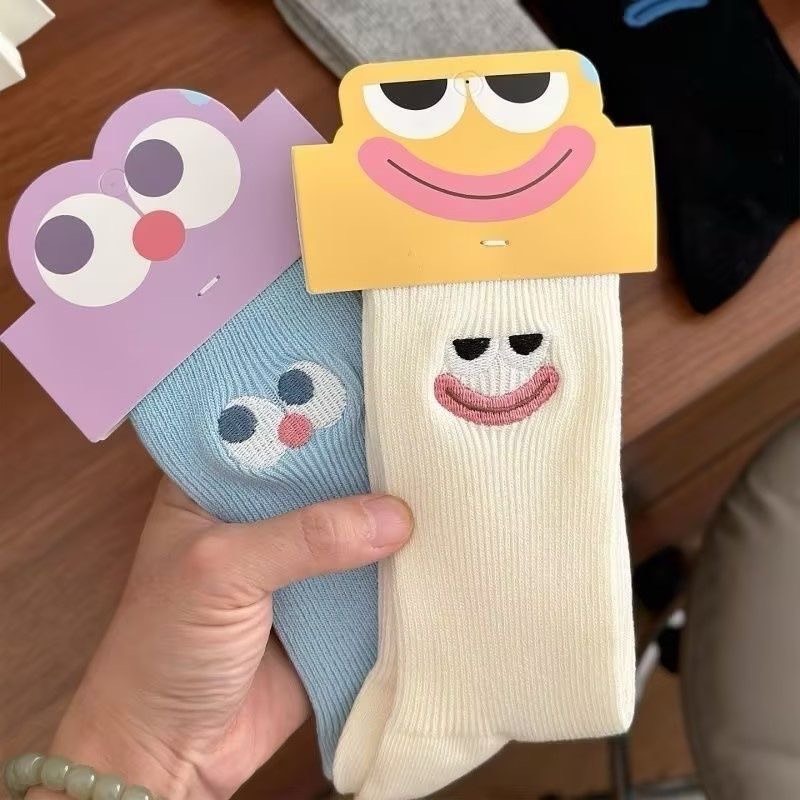 大眼睛搞怪中筒襪 韓版潮流情侶襪 韓國襪子 秋冬加厚純棉保暖發熱襪 趣味長襪 網紅爆款 醜萌襪-細節圖4