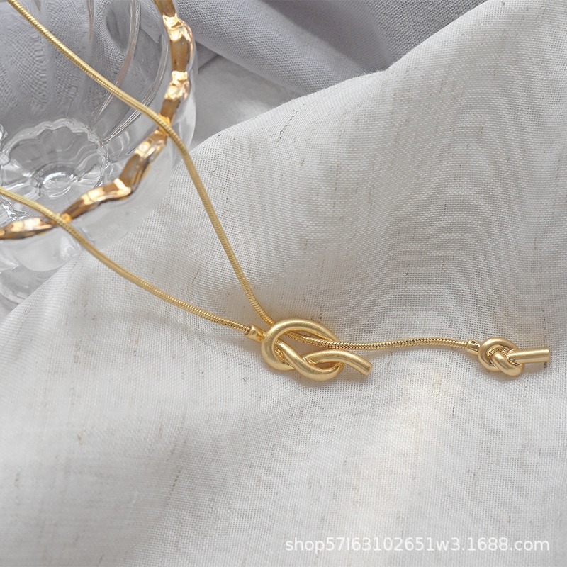 Vine嚴選實拍~冷淡風復古做舊金色水手結毛衣鍊-細節圖2