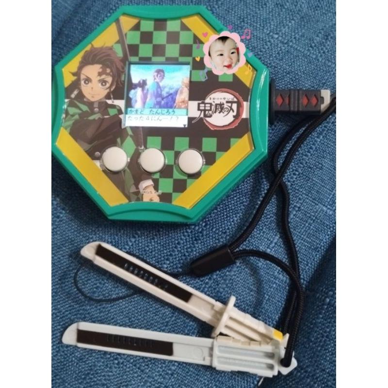 鬼滅之刃 劍士之道 彩屏版 電子雞 炭治郎 彌豆子 三把劍 鬼滅 聖誕節 禮物 交換禮物 電子雞 彩色螢幕 遊戲機 - 魔人玩具☺ ...