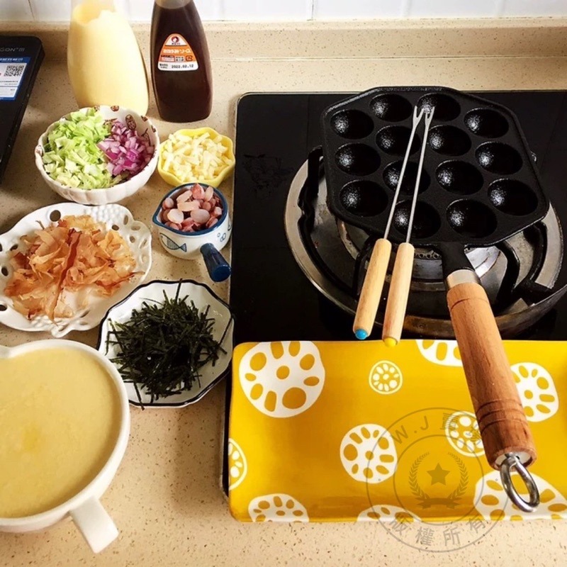 14孔章魚燒專業鑄鐵木柄烤盤【台灣賣家】 章魚燒烤盤 原生鐵鍋 煎鳥蛋 鳥蛋烤盤 露營必備 章魚燒-細節圖6