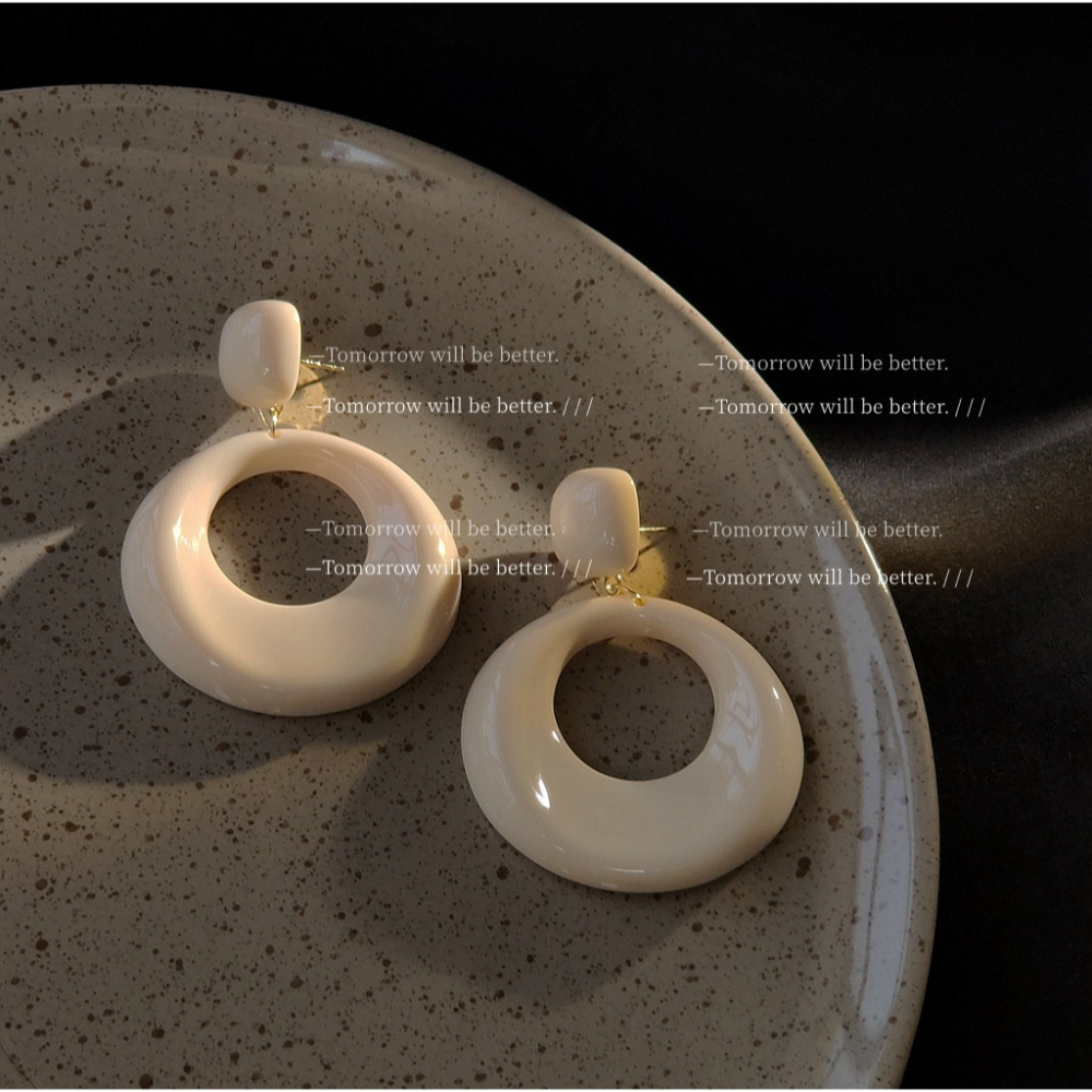 港風咖色奶白耳釘-細節圖2