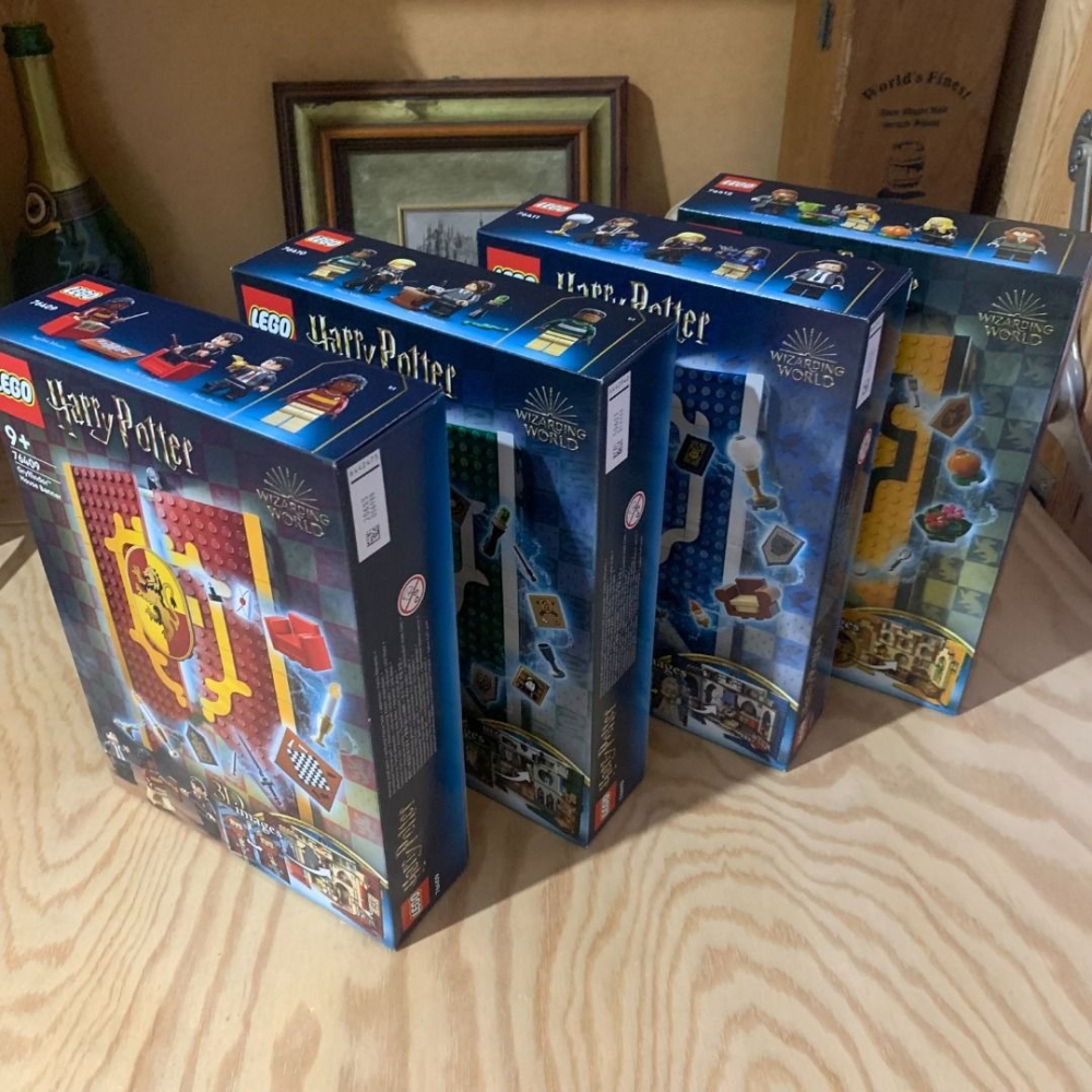 《冬日工作室》LEGO 哈利波特系列 魔法學院院徽 一套共四盒 (獅鳩、蛇、鷹、獾)-細節圖2