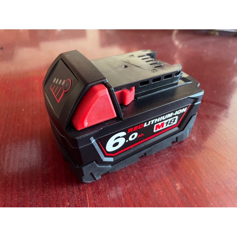 保固一年 米沃奇 全新副廠電池5.0 持續30A放電不輸正廠 台灣制作實測5.2AH比原廠的5.0AH還要持久-細節圖3