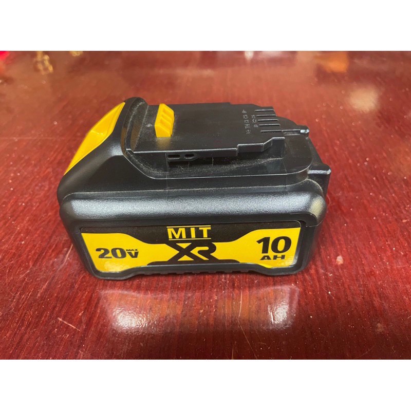 保固一年通用 得偉 副廠全新21700高輸出 8.0 AH 電池 和原廠 8.0 AH 重量一樣 18V 20V 用過就-細節圖3