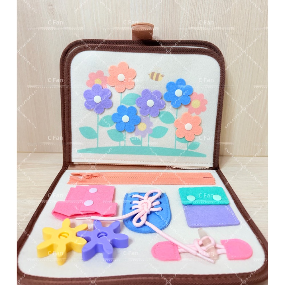 現貨 日本 3COINS 熱銷 Busy Book 育兒好物 兒童互動書 手提式互動書 知育書 遊戲書 共兩款-規格圖8