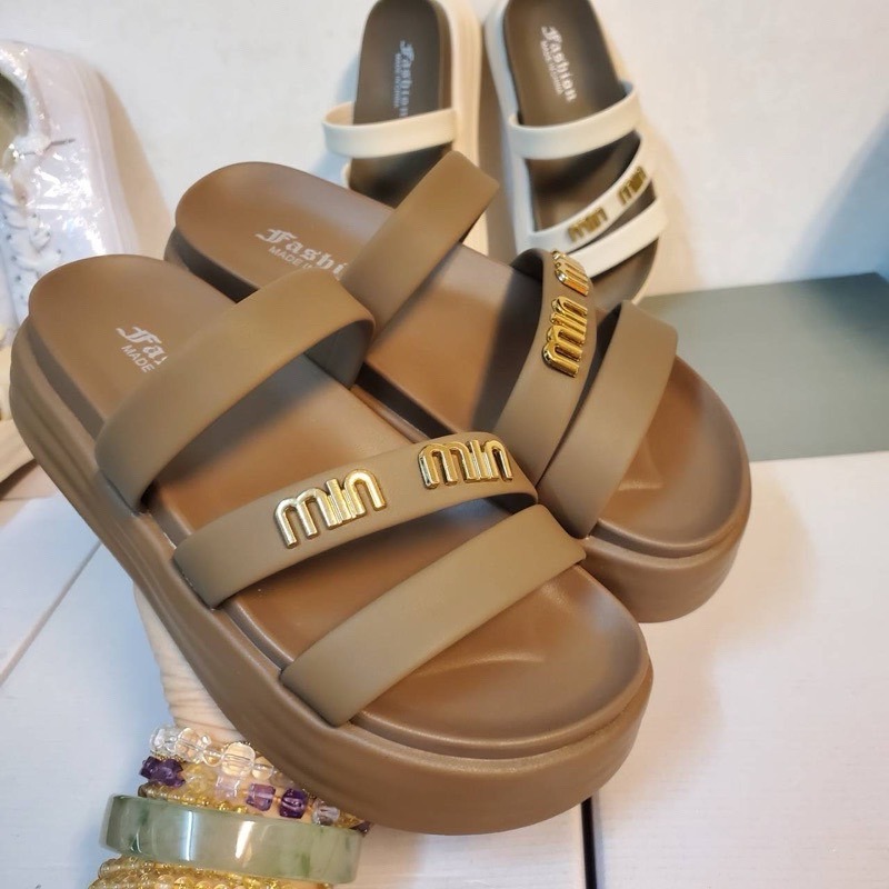 寬胖腳公主推薦春夏必買～渡假沙灘厚底4.5公分一字帶羅馬拖鞋 楔型涼鞋-規格圖7