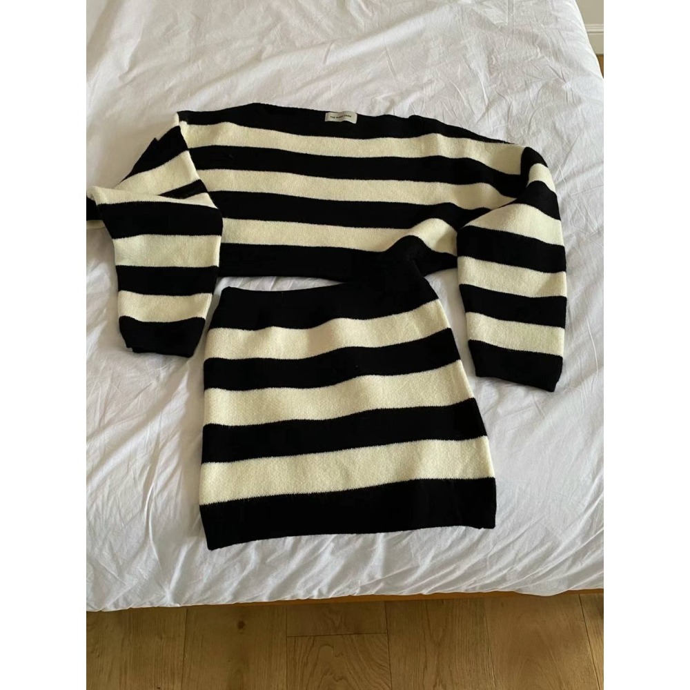 Twins 🇰🇷 韓國代購 東大門 正韓 羊毛條紋上衣+裙子SET-細節圖6