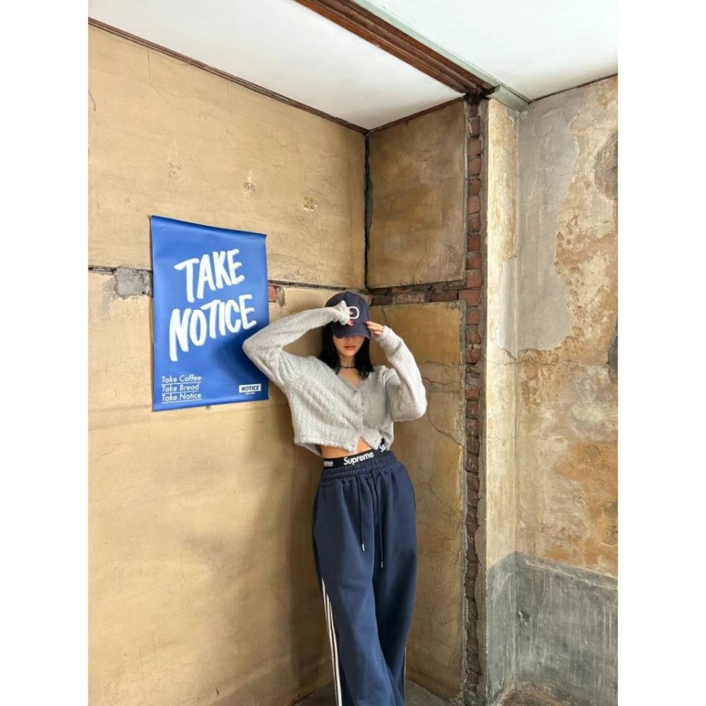 Twins 🇰🇷 韓國代購 東大門 正韓 毛毛鈕釦短版上衣-細節圖9