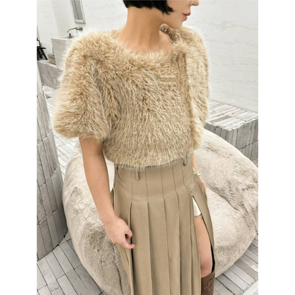 Twins 🇰🇷 韓國代購 東大門 正韓 毛絨短版短袖上衣-細節圖5