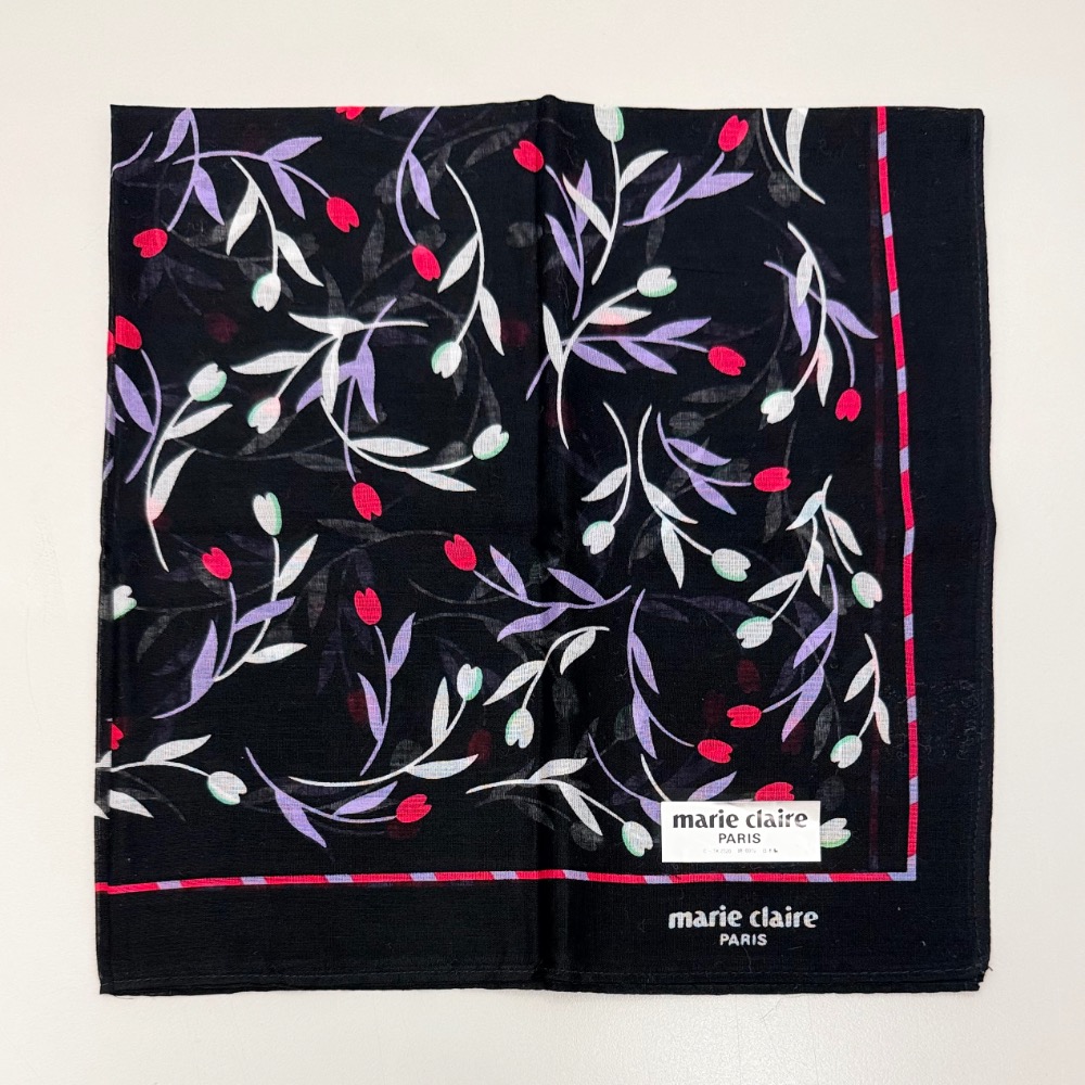 日本製 marie claire 手帕 方巾 純棉 現貨(瑕疵特價）-細節圖2