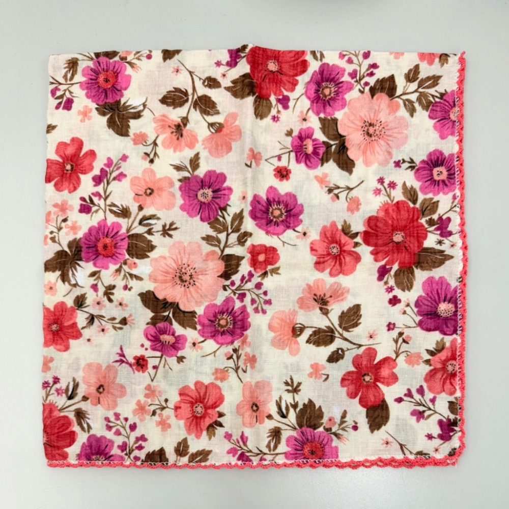 韓國進口 滾花邊 韓國手帕 方巾 領巾 現貨-細節圖2