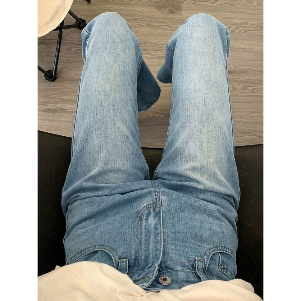 【LYOVEA】高腰微喇彎刀牛仔褲 弧形剪裁 顯腿長 彎刀褲 窄管褲 寬褲 直筒褲 喇叭褲 Y2K 長褲-細節圖4