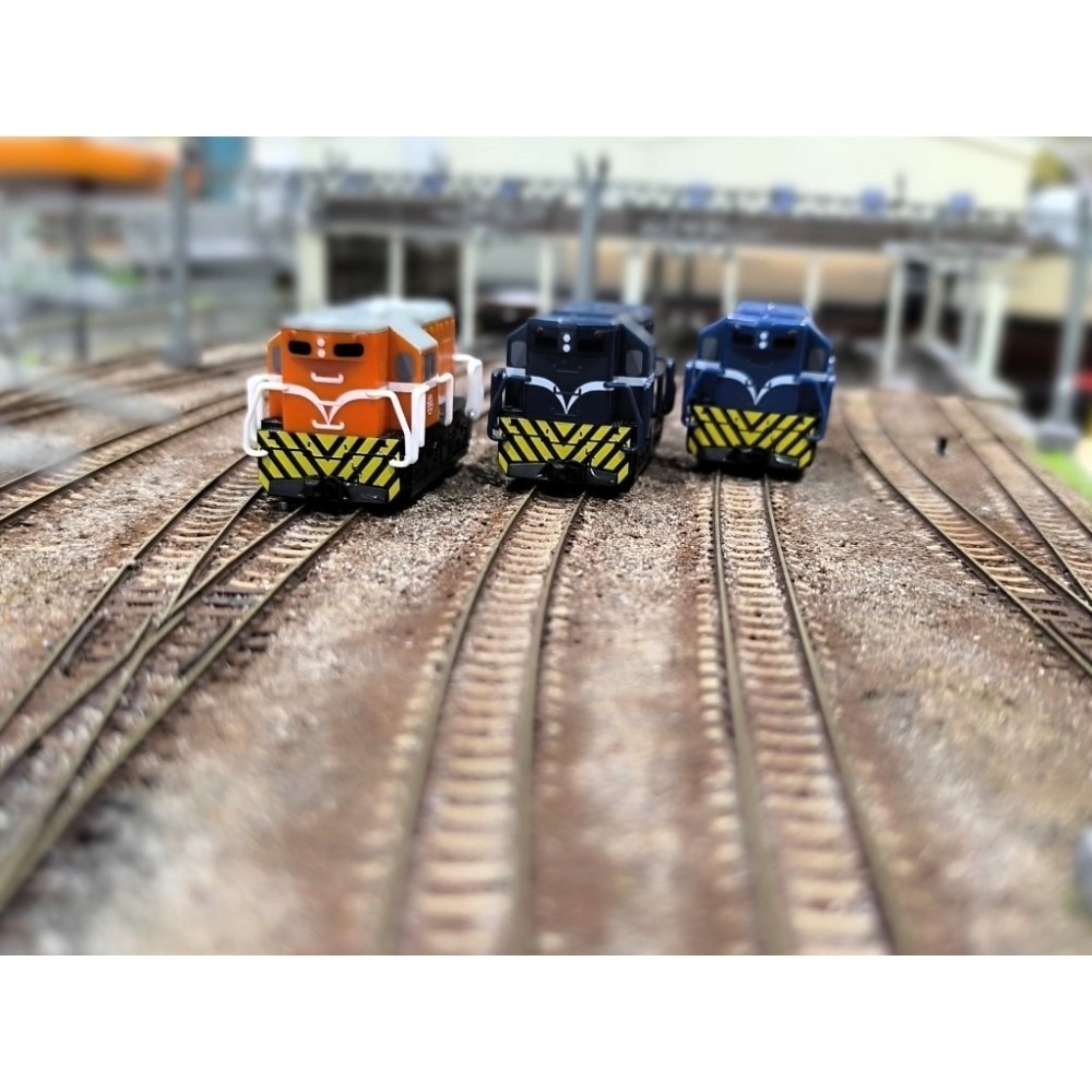 鐵支路 R20迴力車三款顏色車頭(橘色+海軍藍色+孔雀藍色 各一台) 定價360元-細節圖2