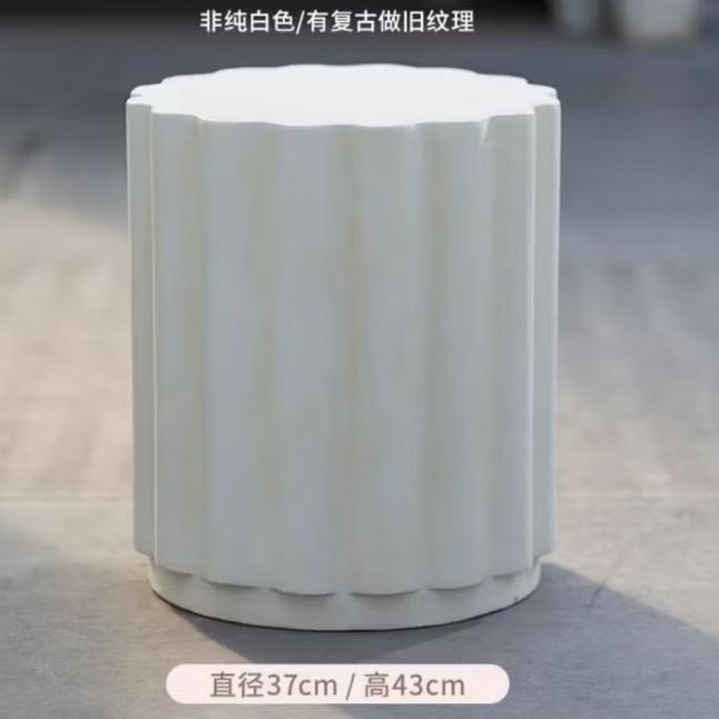 奶油風咖啡館邊幾 小茶几ins 圓形矮凳 灰色艺术造型圆形边几 仿水磨石角几 北歐展示桌 床頭櫃 圓 小桌子 床邊桌-細節圖7