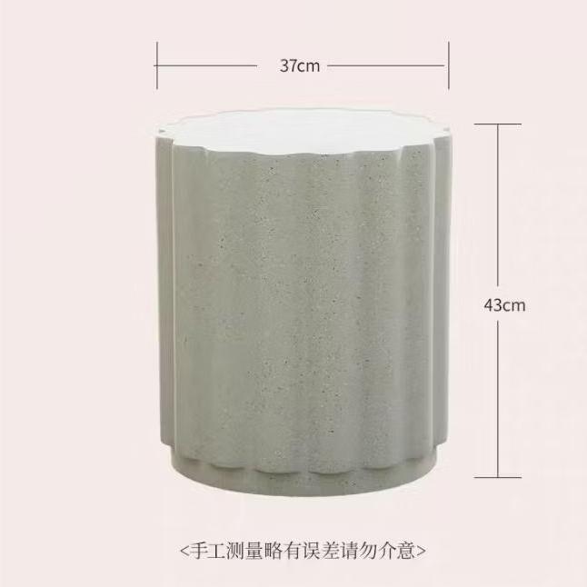 奶油風咖啡館邊幾 小茶几ins 圓形矮凳 灰色艺术造型圆形边几 仿水磨石角几 北歐展示桌 床頭櫃 圓 小桌子 床邊桌-細節圖9