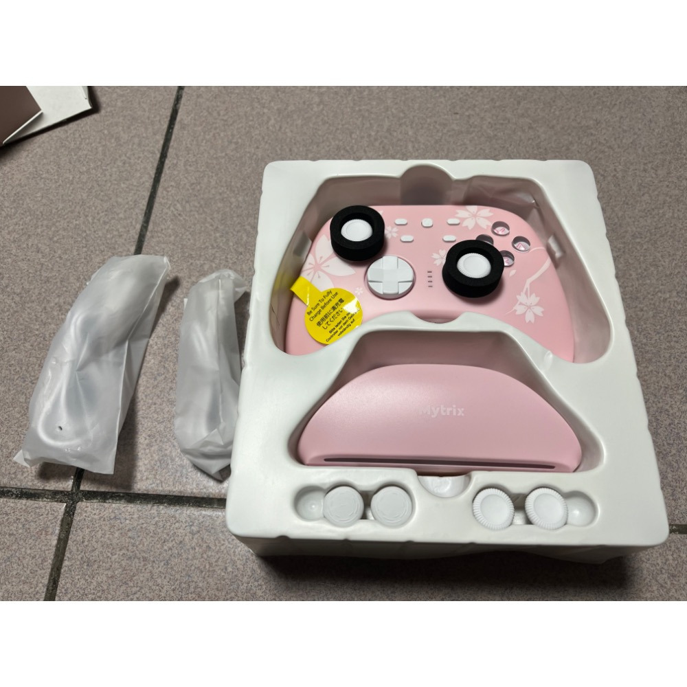 Mytrix Switch 櫻花手把 附充電座 可用Switch/Windows PC/Steam Deck/-細節圖6