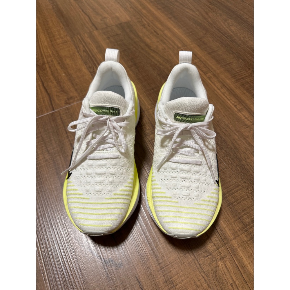 女款路跑鞋一雙-細節圖2