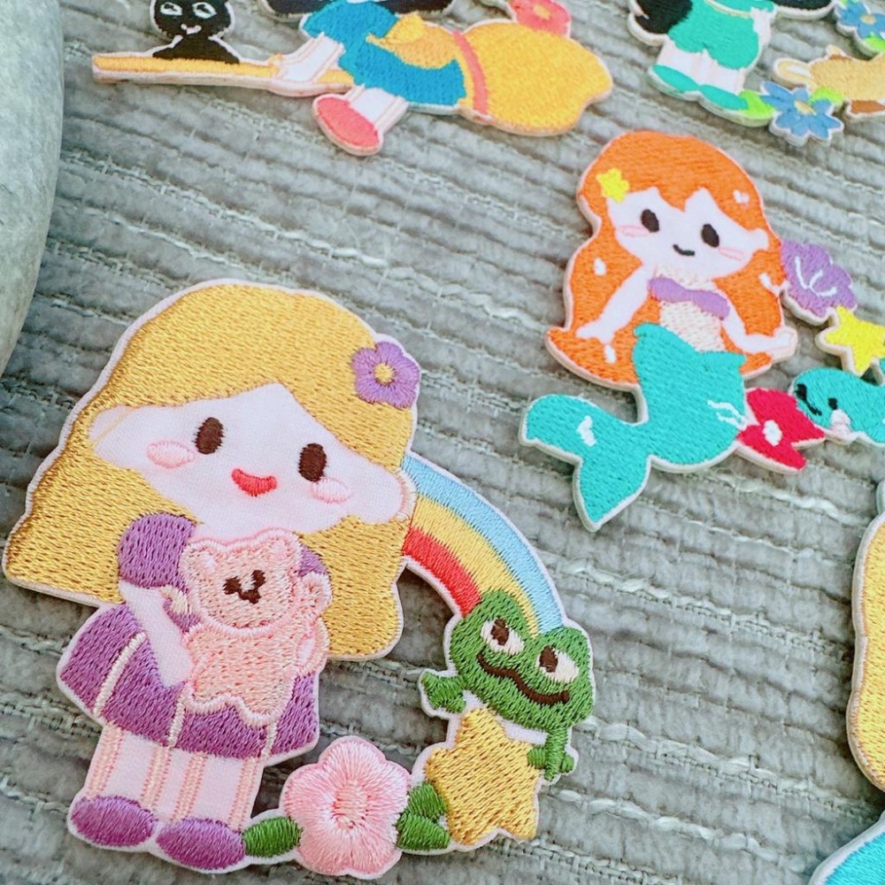 【皮卡布】免熨燙 A13 刺繡布貼紙 公主 布貼紙  布貼 手帳貼紙 刺繡布貼 貼紙 自黏布貼 刺繡裝飾貼 patch-細節圖2