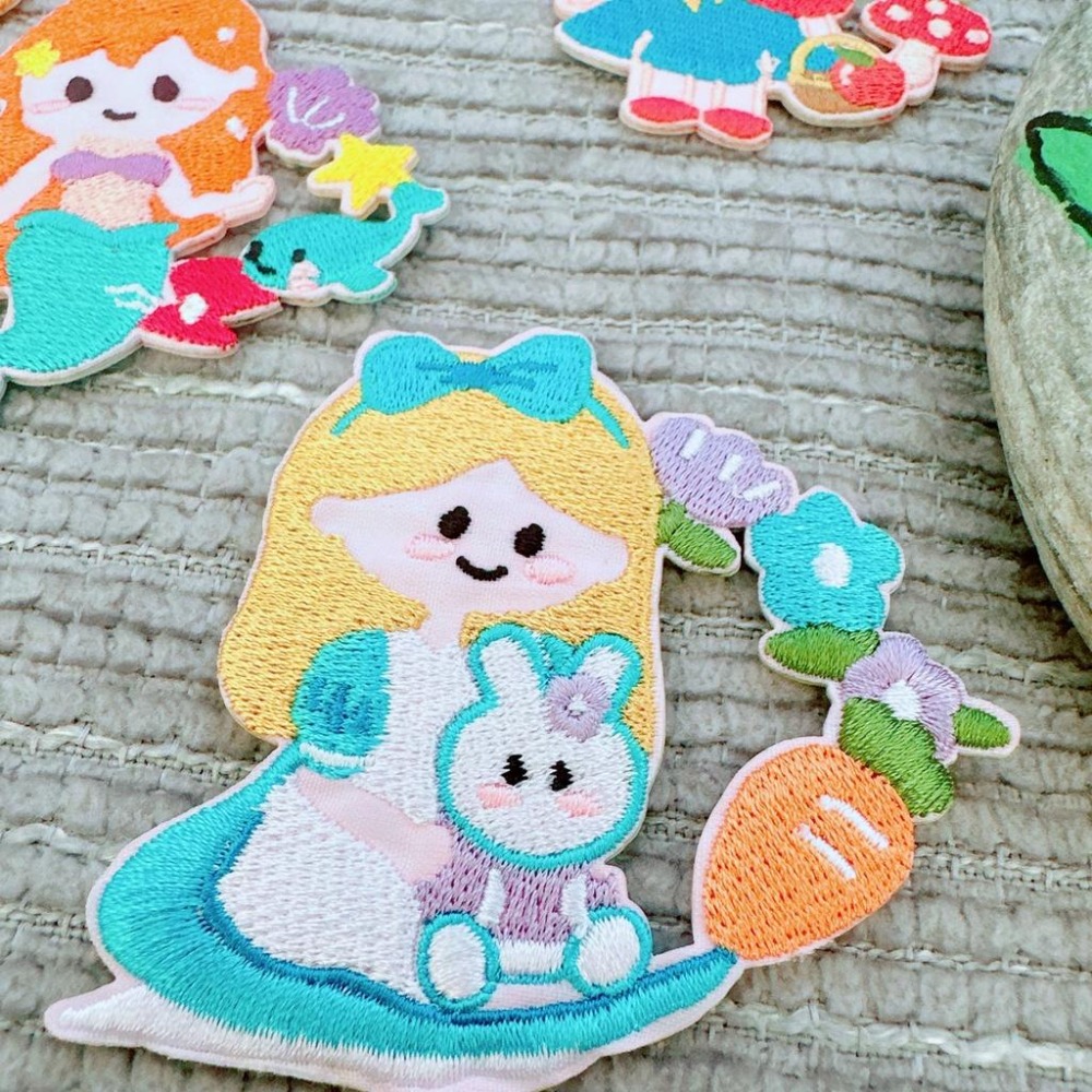 【皮卡布】免熨燙 A13 刺繡布貼紙 公主 布貼紙  布貼 手帳貼紙 刺繡布貼 貼紙 自黏布貼 刺繡裝飾貼 patch-細節圖3