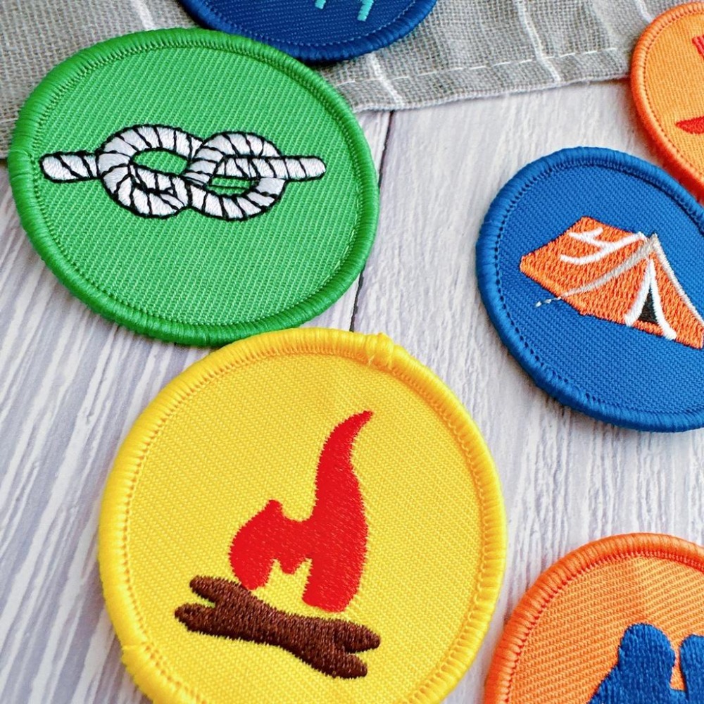 【皮卡布】J1 露營 野營 繩結 童軍 營火 望眼鏡 臂章 刺繡燙布貼 徽章 刺繡布貼 熨燙貼 帳篷 紅十字 魔鬼氈布章-細節圖5