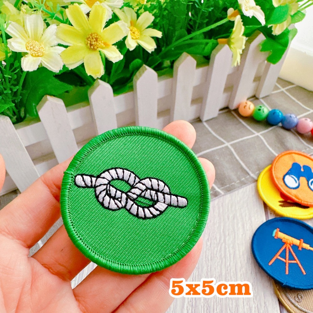 【皮卡布】J1 露營 野營 繩結 童軍 營火 望眼鏡 臂章 刺繡燙布貼 徽章 刺繡布貼 熨燙貼 帳篷 紅十字 魔鬼氈布章-規格圖8