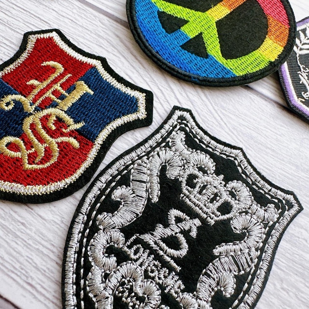【皮卡布】 P16 校徽 制服徽章 jk徽章 布貼 刺繡燙布貼 徽章 刺繡布貼 和平標誌 熨燙貼 魔鬼氈布章 Patch-細節圖5