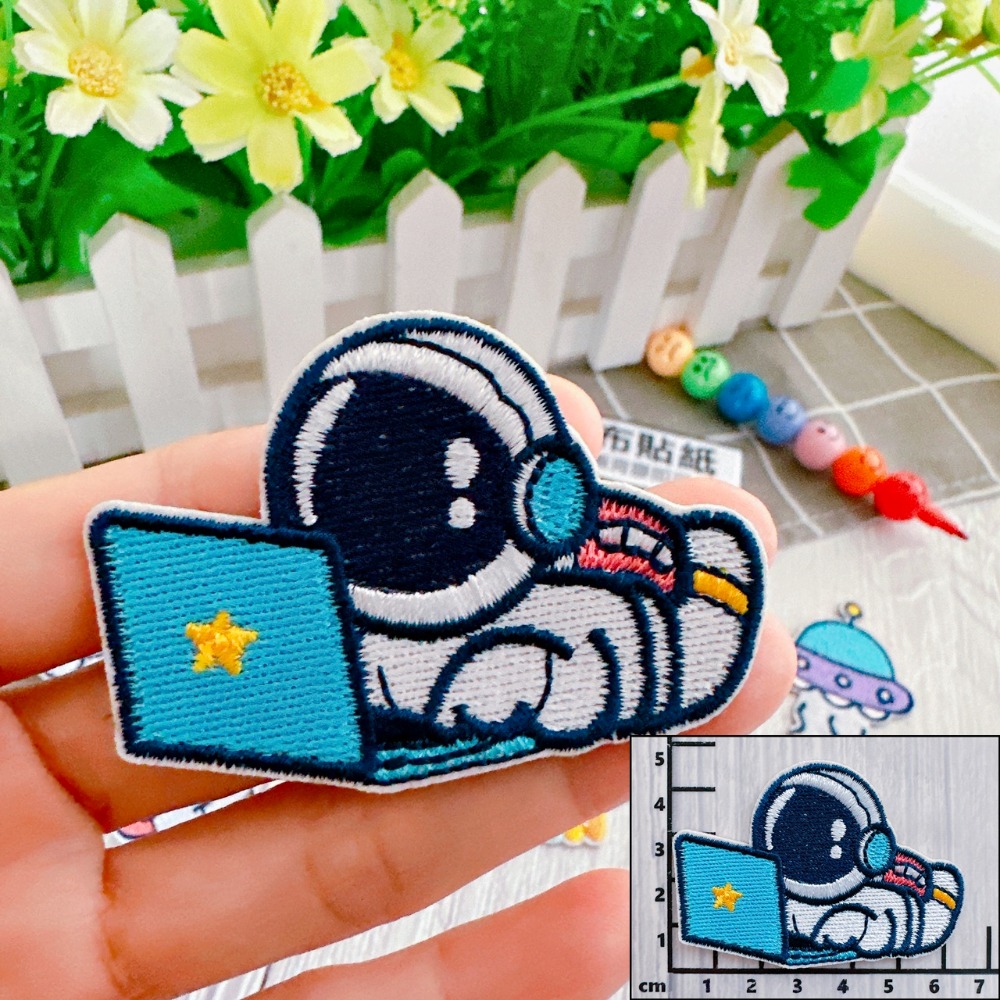 【皮卡布】免熨燙 S7 刺繡布貼紙 布貼紙 太空人 宇航員 布貼 手帳貼紙 刺繡布貼  自黏布貼 刺繡裝飾貼 patch-規格圖5