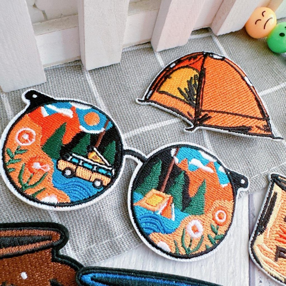 【皮卡布】J2 露營 帳篷 馬克杯 刀子 墨鏡 魔鬼氈布章 布貼 徽章  臂章燙 刺繡燙布貼  刺繡布貼 熨燙貼 魔鬼氈-細節圖3