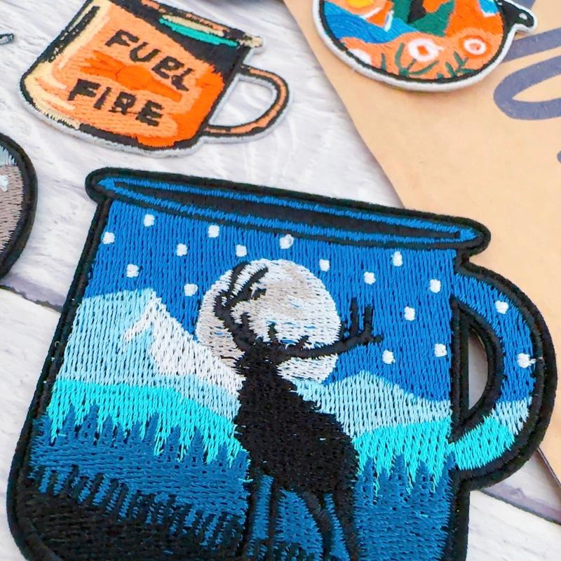 【皮卡布】J2 露營 帳篷 馬克杯 刀子 墨鏡 魔鬼氈布章 布貼 徽章  臂章燙 刺繡燙布貼  刺繡布貼 熨燙貼 魔鬼氈-細節圖6