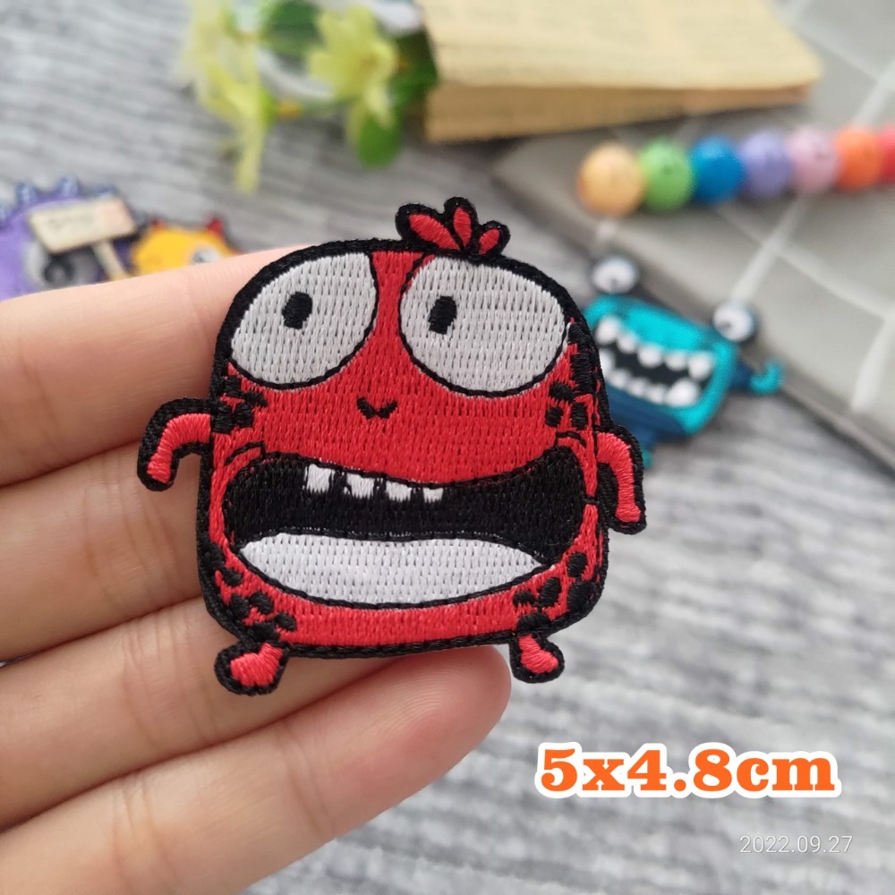 【皮卡布】N4 可愛怪獸 布貼 裝飾 布章 臂章燙 刺繡燙布貼 徽章 刺繡布貼 補丁補破洞 熨燙貼 燙布貼 Patch-規格圖9