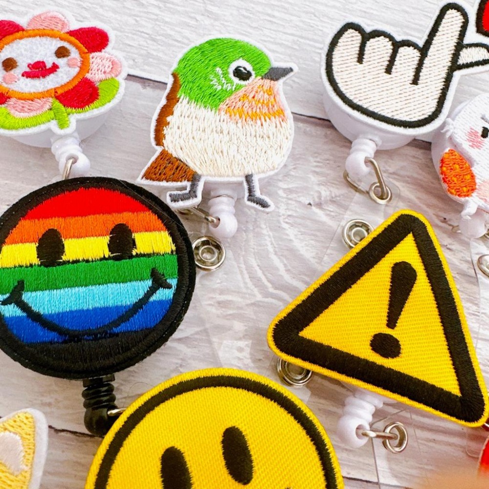 【皮卡布】伸縮扣 伸縮易拉扣 證件夾 工作證 識別證 證件夾 卡套 伸縮夾 護理師胸牌扣 伸縮拉繩 識別證伸縮扣-細節圖4