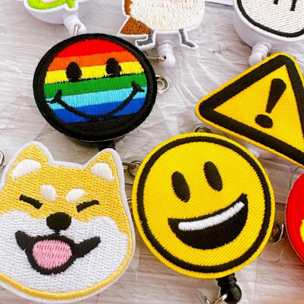 【皮卡布】伸縮扣 伸縮易拉扣 證件夾 工作證 識別證 證件夾 卡套 伸縮夾 護理師胸牌扣 伸縮拉繩 識別證伸縮扣-細節圖6