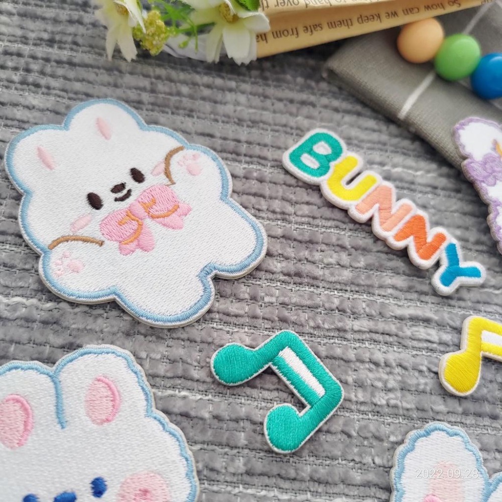 【皮卡布】免熨燙 R1刺繡布貼紙 小兔子 布貼紙 徽章 布貼 手帳貼紙 刺繡布貼 貼紙 自黏布貼 刺繡裝飾貼 patch-細節圖3