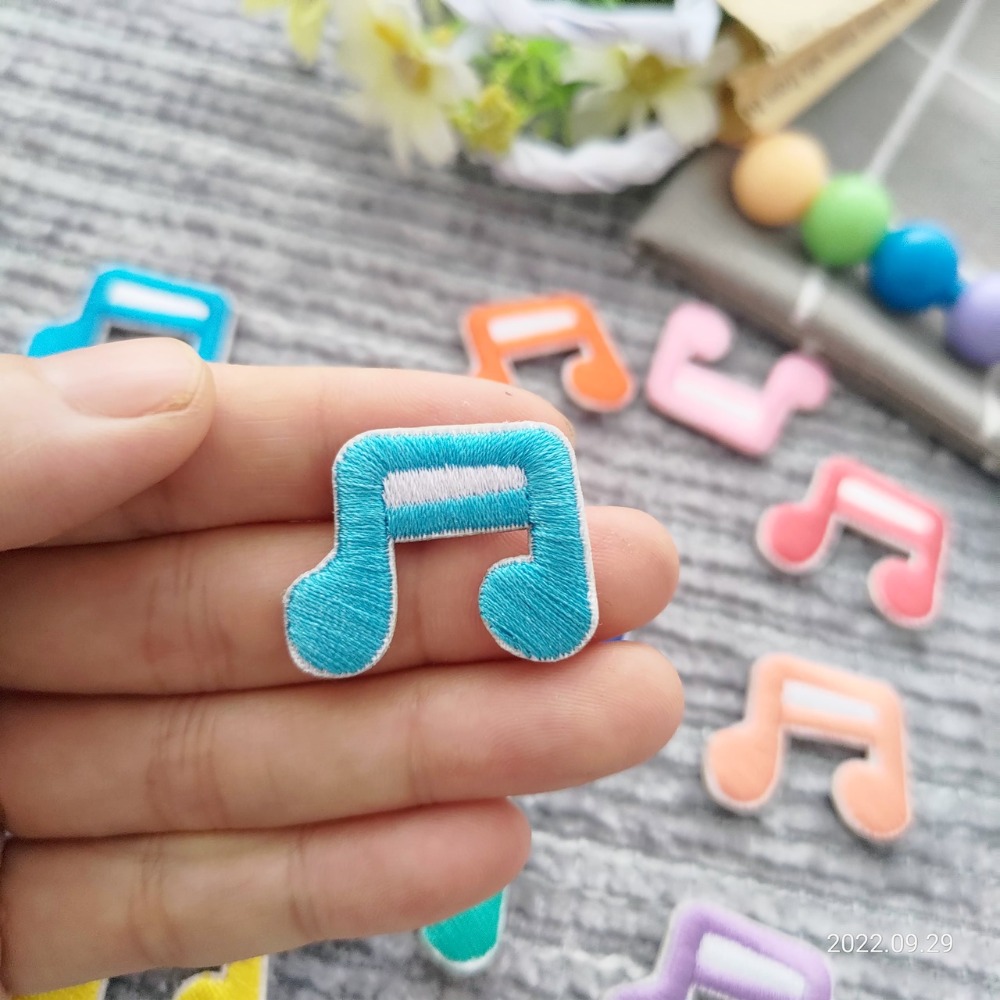 【皮卡布】免熨燙 A6 音符 刺繡布貼紙 貼紙 徽章 布貼 手帳貼紙 刺繡布貼 貼紙 自黏布貼 刺繡裝飾貼 patch-規格圖7