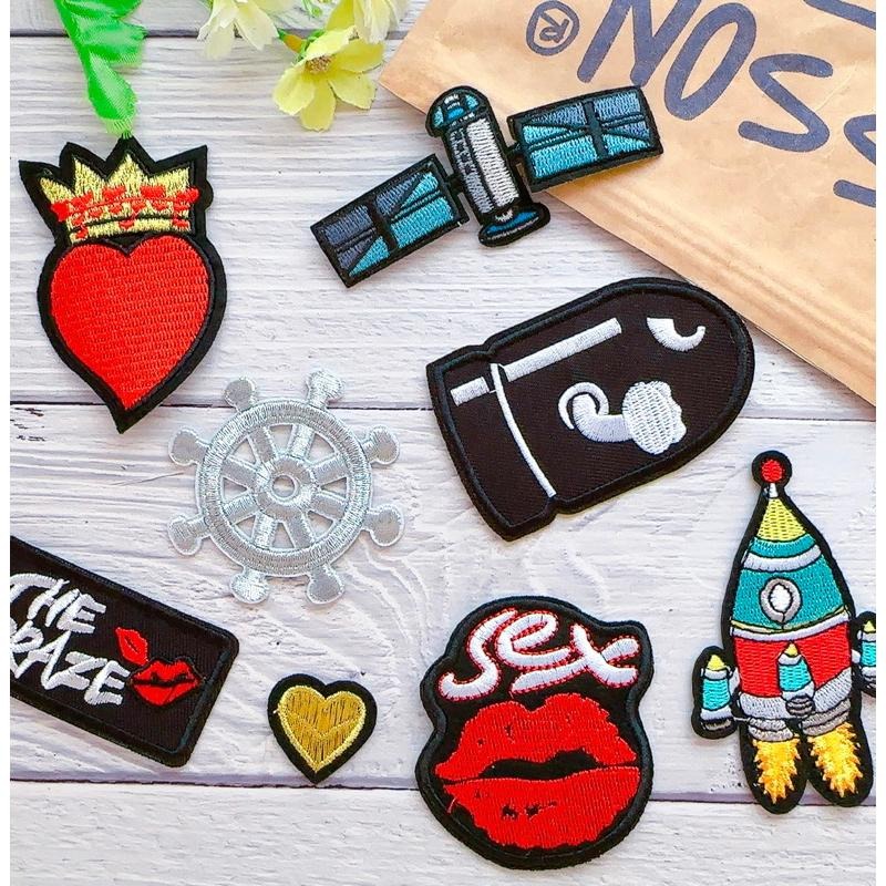 【皮卡布】 S12 太空人 船舵 愛心 熨燙徽章 布貼 布章 臂章燙 刺繡燙布貼 刺繡 徽章 刺繡布貼 燙貼布 熨燙布貼-細節圖2