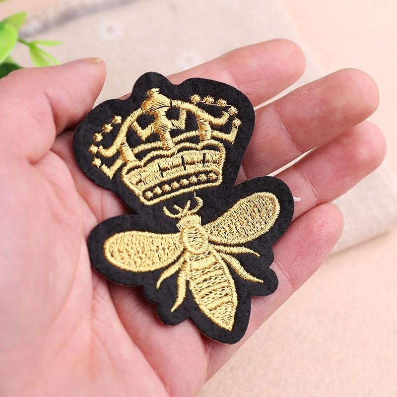 【皮卡布】B3 大舌頭 紅唇 蜂王 裝飾布貼 布章 臂章 布標 刺繡燙布貼 徽章 刺繡布貼 補丁 補破洞 熨燙布貼-細節圖2