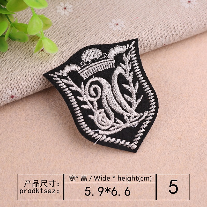 【皮卡布】B3 大舌頭 紅唇 蜂王 裝飾布貼 布章 臂章 布標 刺繡燙布貼 徽章 刺繡布貼 補丁 補破洞 熨燙布貼-規格圖5