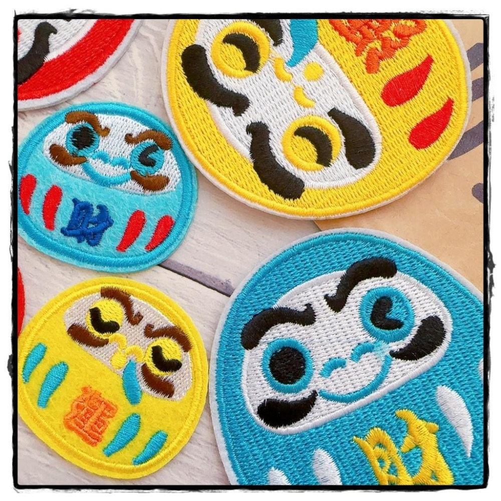 【皮卡布】A2 不倒翁 招財進寶 財神 福神 臂章燙 刺繡燙布貼 刺繡徽章 刺繡布貼  熨燙徽章 燙貼布 魔鬼氈布章-細節圖8