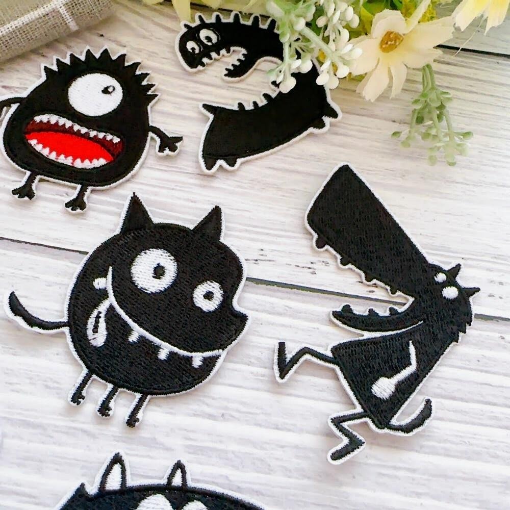 【皮卡布】U4 小黑怪 布貼 裝飾 布章 臂章燙 刺繡燙布貼 徽章 刺繡布貼 補丁補破洞 熨燙貼 燙布貼 Patch-細節圖7