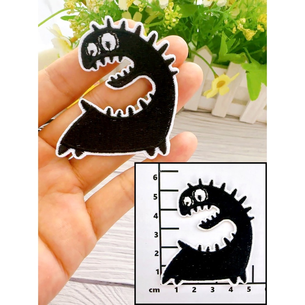 【皮卡布】U4 小黑怪 布貼 裝飾 布章 臂章燙 刺繡燙布貼 徽章 刺繡布貼 補丁補破洞 熨燙貼 燙布貼 Patch-規格圖9