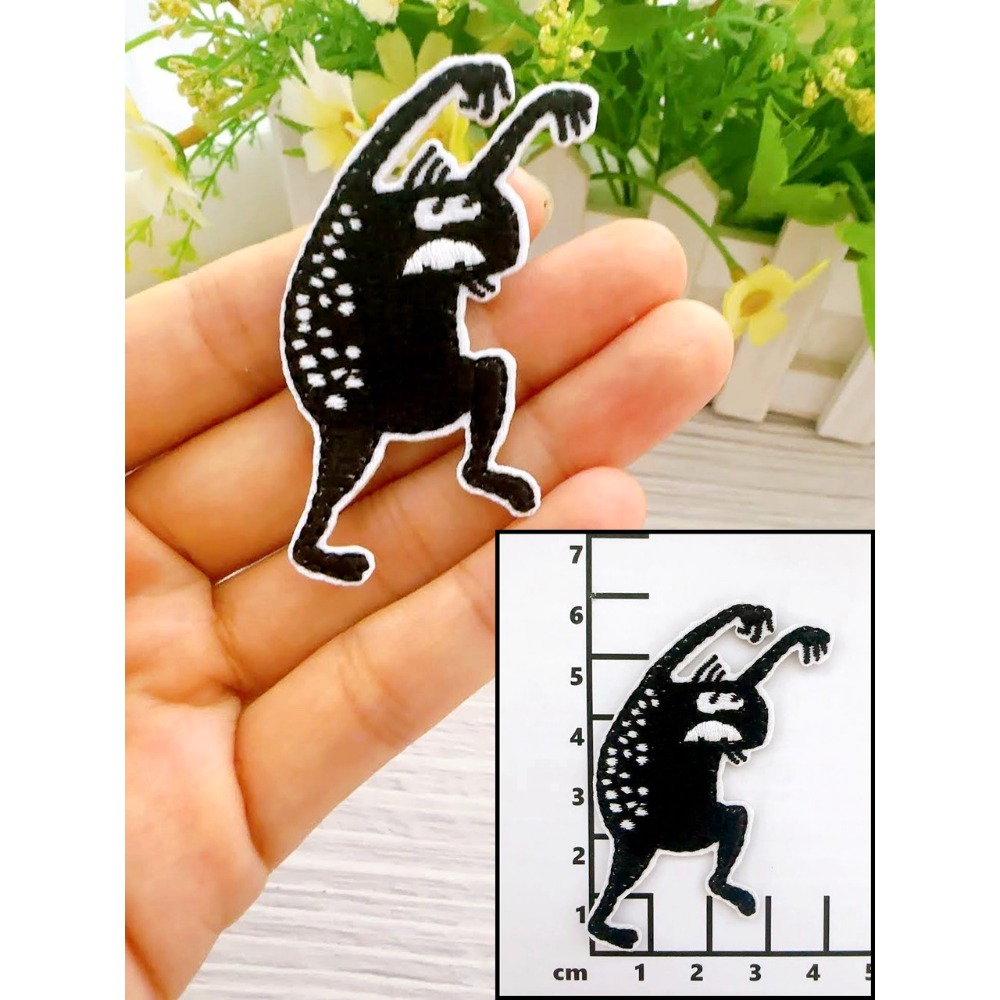 【皮卡布】U4 小黑怪 布貼 裝飾 布章 臂章燙 刺繡燙布貼 徽章 刺繡布貼 補丁補破洞 熨燙貼 燙布貼 Patch-規格圖9