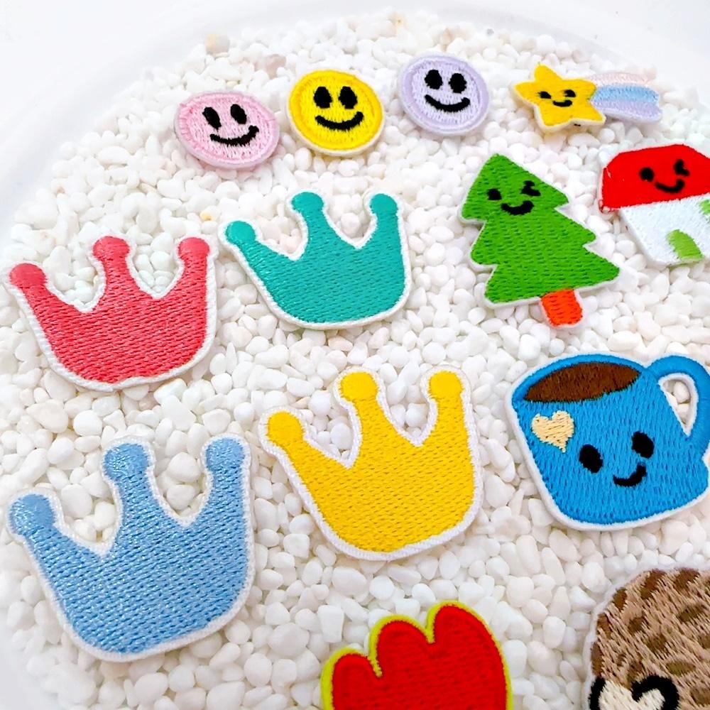 【皮卡布】DO6｜皇冠｜刺蝟｜草莓｜可愛布貼｜迷你刺繡布貼｜熨燙貼｜布貼紙｜徽章｜布貼｜布章｜燙布貼｜補丁｜熨燙布貼｜-細節圖3