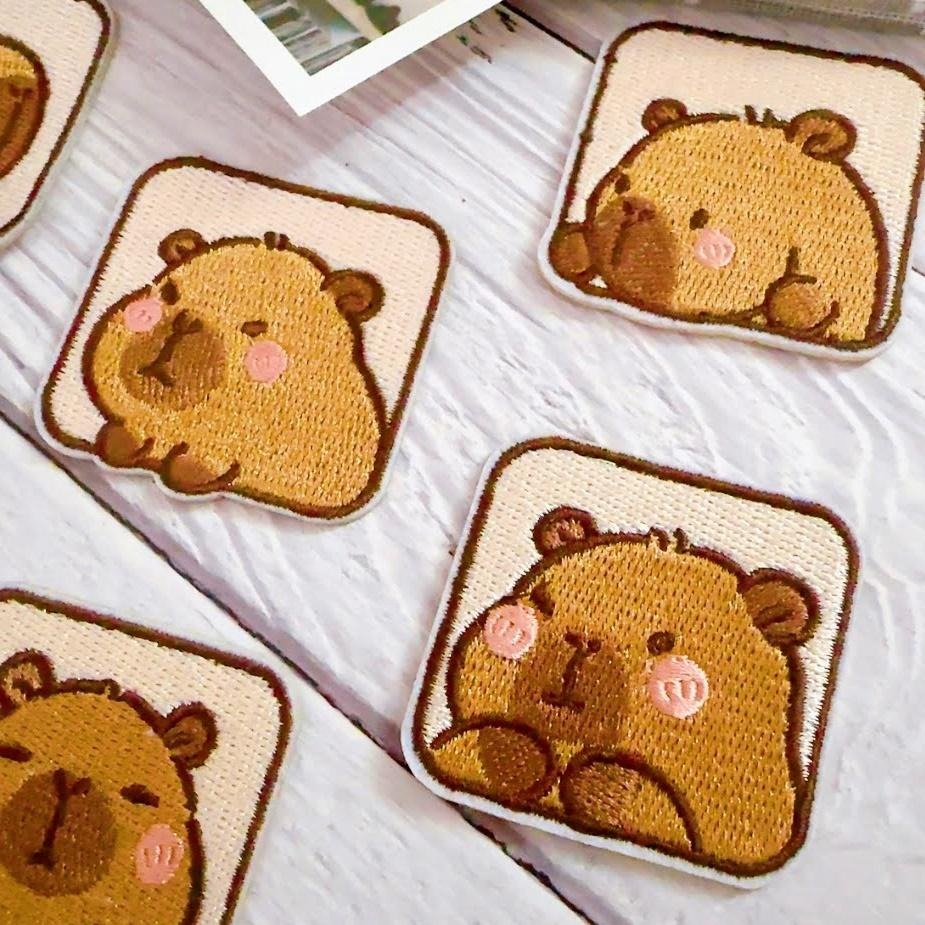 【皮卡布】貼紙/魔鬼氈可選/CH3/卡皮巴拉布貼/水豚君/水豚｜可愛布貼｜徽章｜燙布貼｜布貼｜布章｜刺繡布貼｜魔鬼氈布章-細節圖6