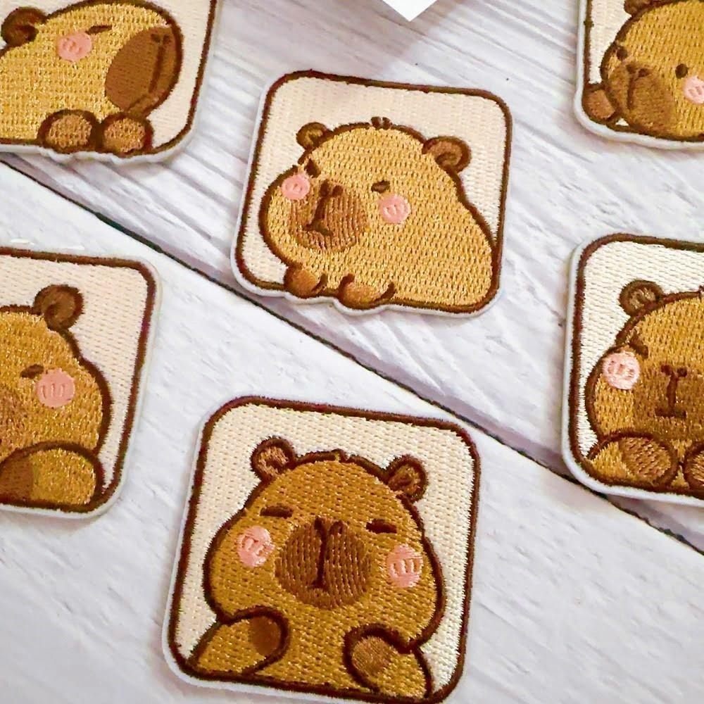 【皮卡布】貼紙/魔鬼氈可選/CH3/卡皮巴拉布貼/水豚君/水豚｜可愛布貼｜徽章｜燙布貼｜布貼｜布章｜刺繡布貼｜魔鬼氈布章-細節圖7