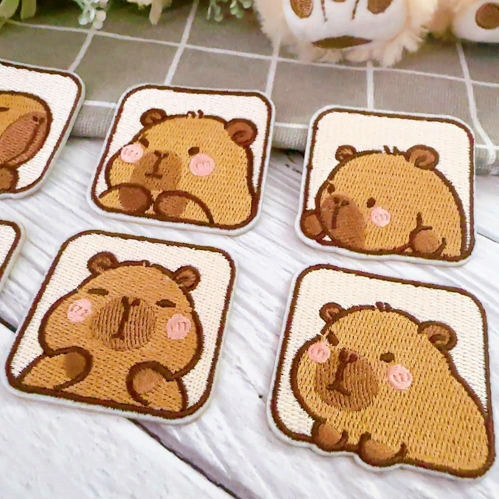 【皮卡布】貼紙/魔鬼氈可選/CH3/卡皮巴拉布貼/水豚君/水豚｜可愛布貼｜徽章｜燙布貼｜布貼｜布章｜刺繡布貼｜魔鬼氈布章-細節圖8