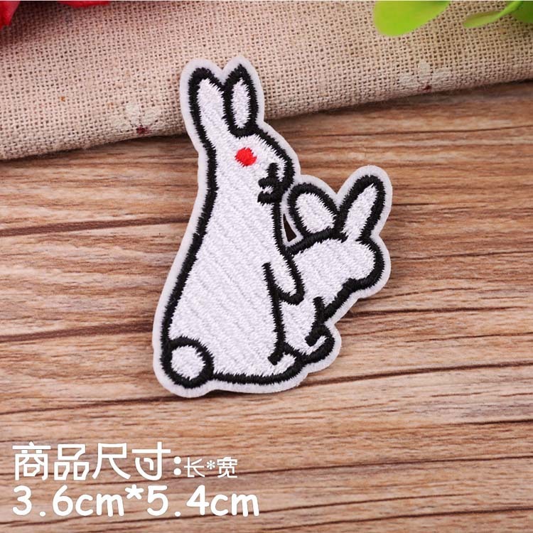 【皮卡布】雙承載小兔子 兔子 刺鏽 布章 臂章 布標 刺繡燙布貼 徽章 刺繡布貼 補丁 補破洞 燙布貼-細節圖2