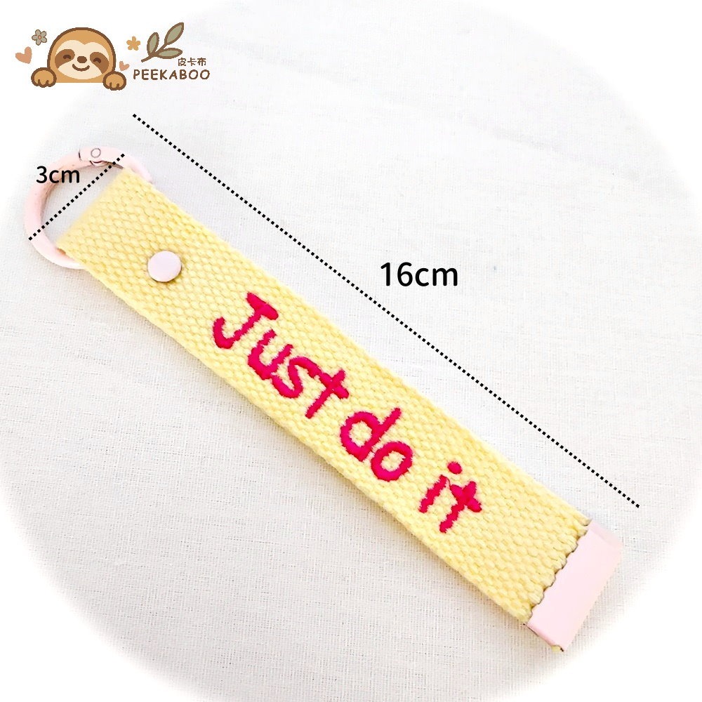 【皮卡布】馬卡龍色織帶 客製化刺繡鑰匙圈 織帶吊飾 名字刺繡 姓名吊飾 電繡鑰匙圈 英文名字客製吊飾 行李吊牌 文字刺繡-細節圖4