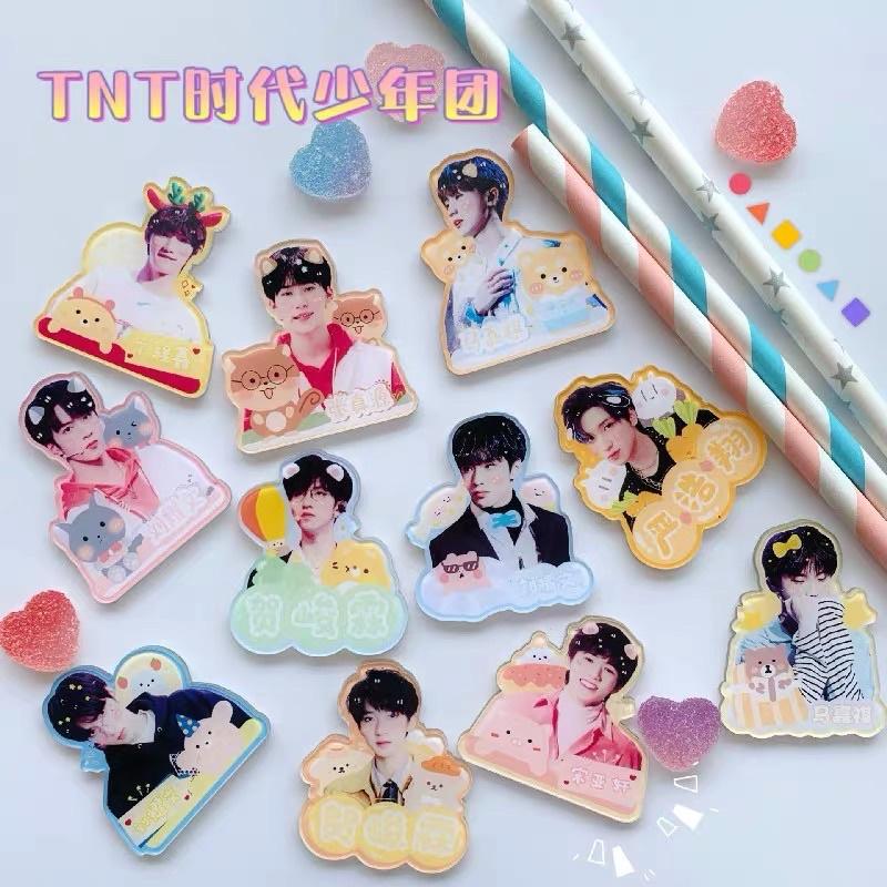 【覺JIAO】TNT 時代少年團 徽章 人字款 胸針 胸章 馬嘉祺 丁程鑫 宋亞軒 劉耀文 張真源 嚴浩翔 賀峻霖-細節圖5