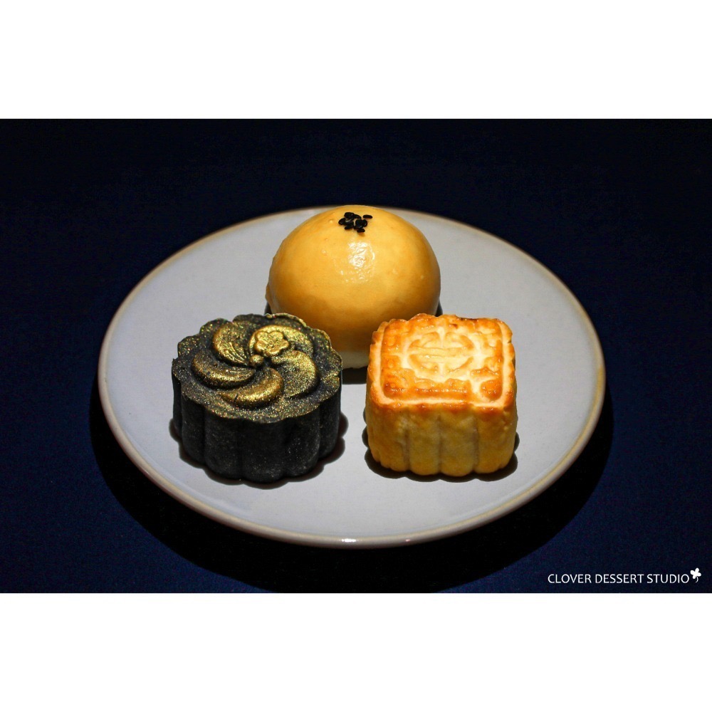 中秋禮盒 C：蛋黃酥2入、奶黃餅2入、黑芝麻茶餅2入